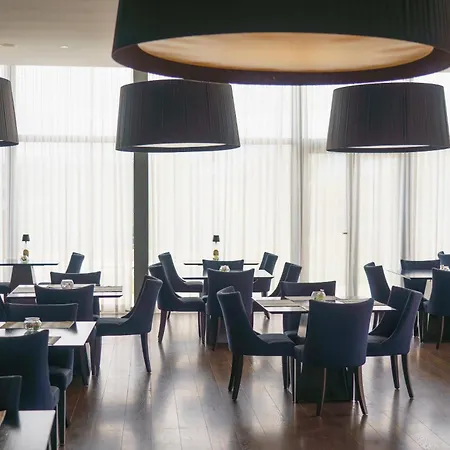 فندق Real Abadia, Congress & 4*